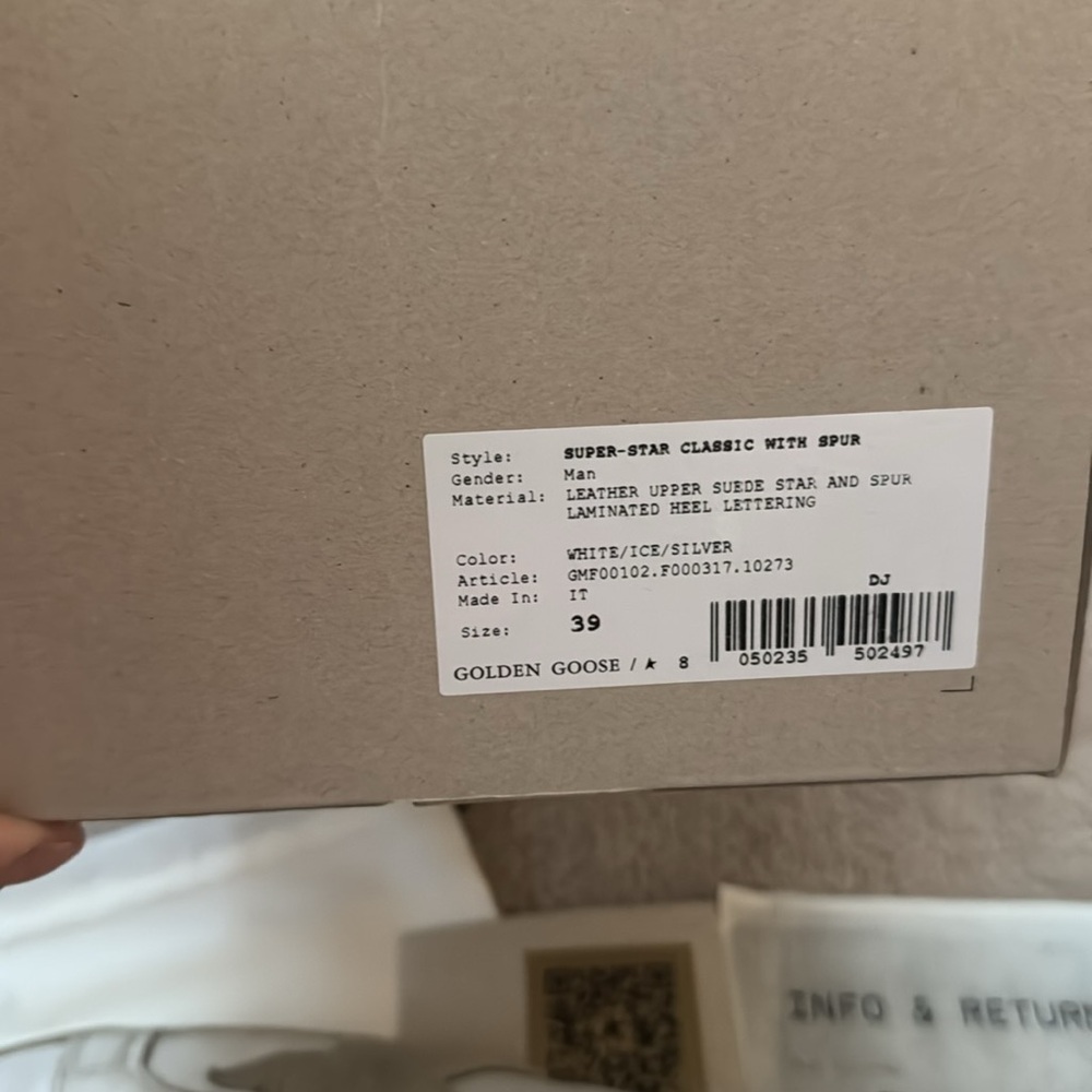 Authentic Golden Goose Size 39 White Sneakers with Gray Star and Silver Accents - Picture 4 of 9